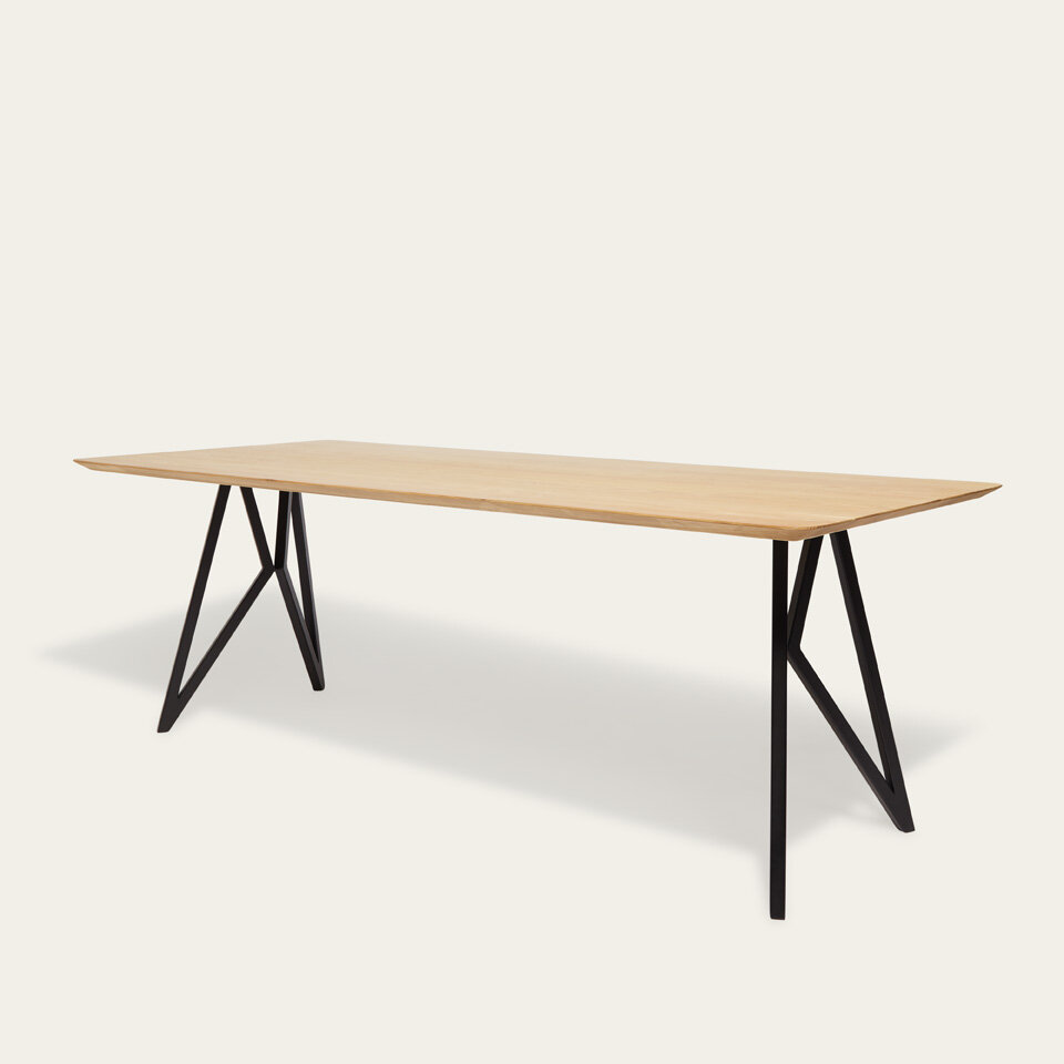 Rectangular Design dining table | Butterfly Steel black powdercoating | Walnut naturel lacquer | Studio HENK | 