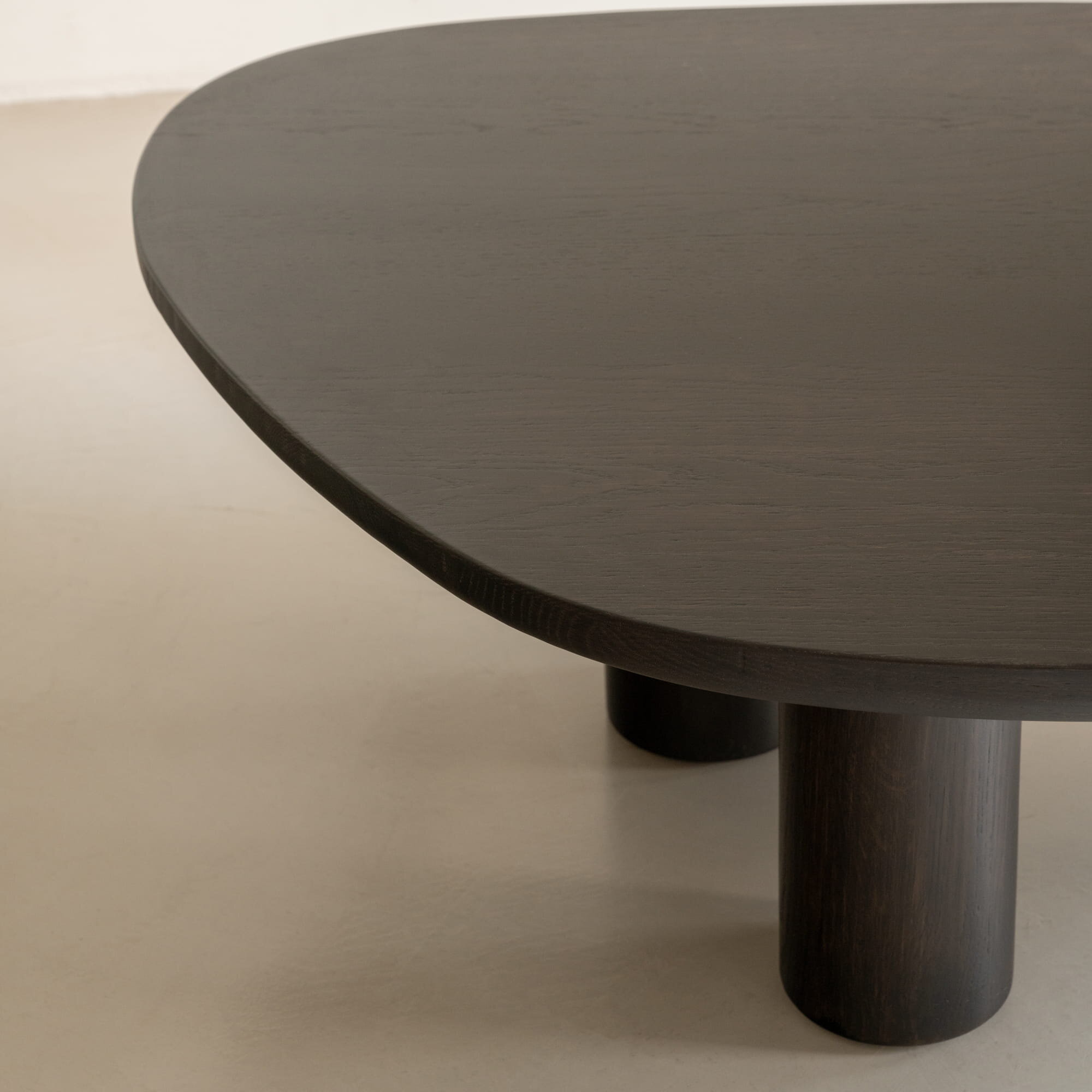 Design Coffee Table | Blob Coffee Table Walnut naturel lacquer | Walnut naturel lacquer | Studio HENK | 