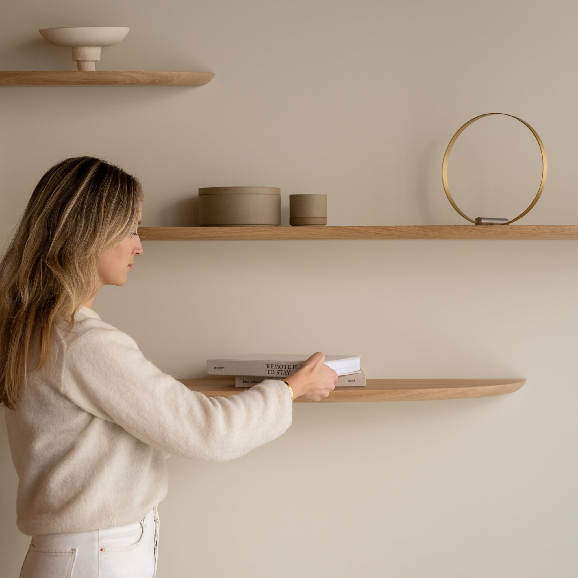 Design shelf | Blob shelf L Right Oak white lacquer Chamfered | Studio HENK | 