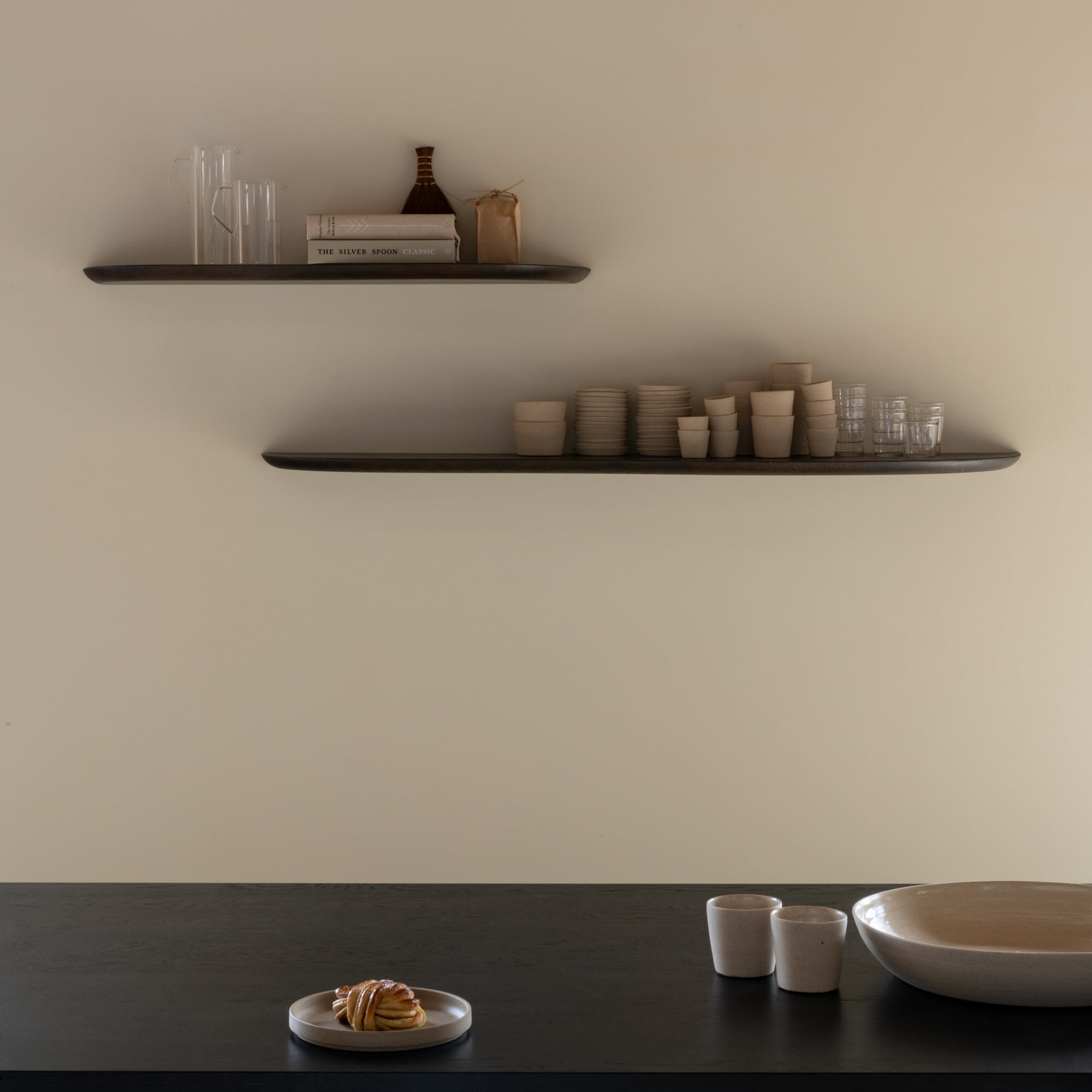 Design shelf | Blob shelf L Right Oak white lacquer Chamfered | Studio HENK | 