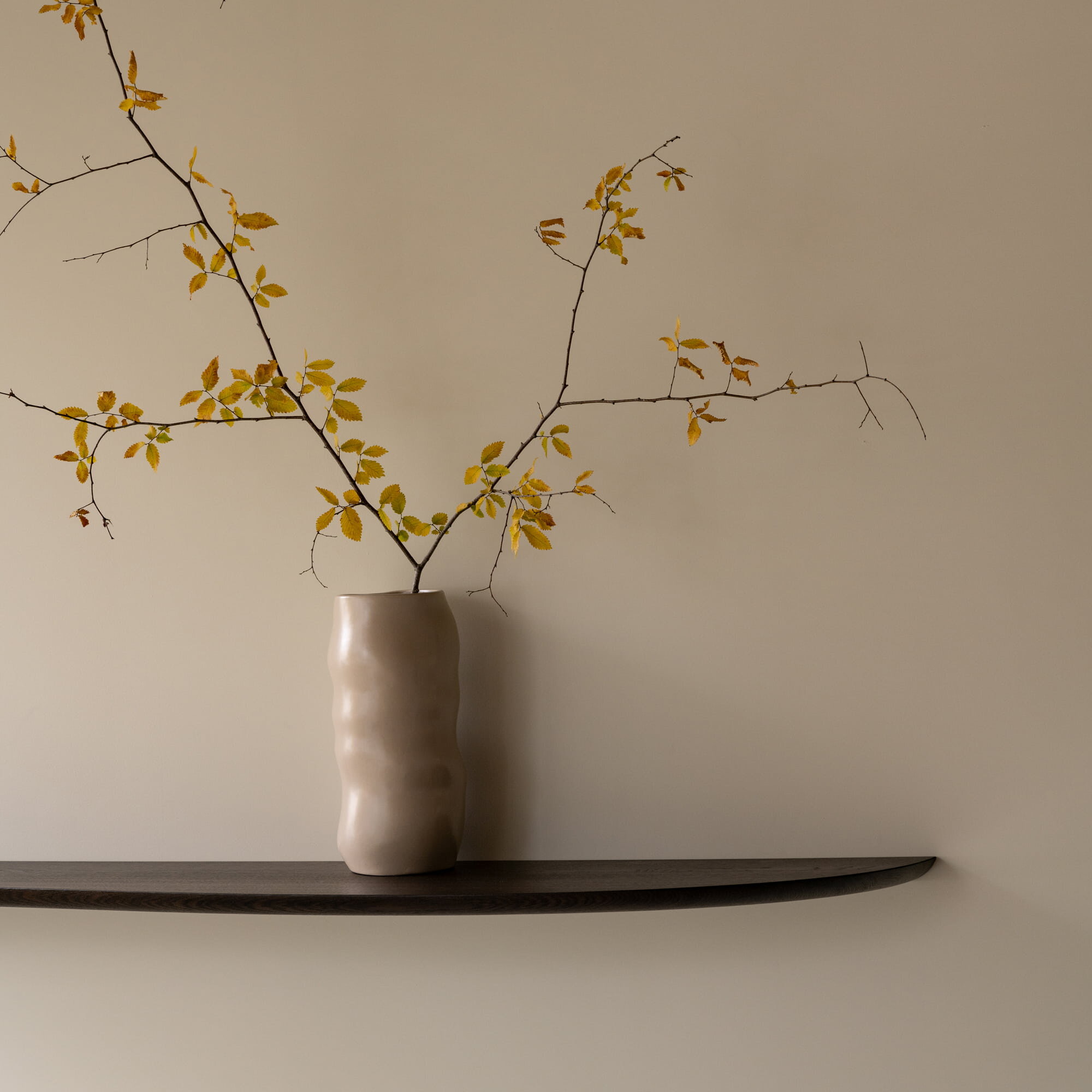 Design shelf | Blob shelf L Right Oak white lacquer Chamfered | Studio HENK | 