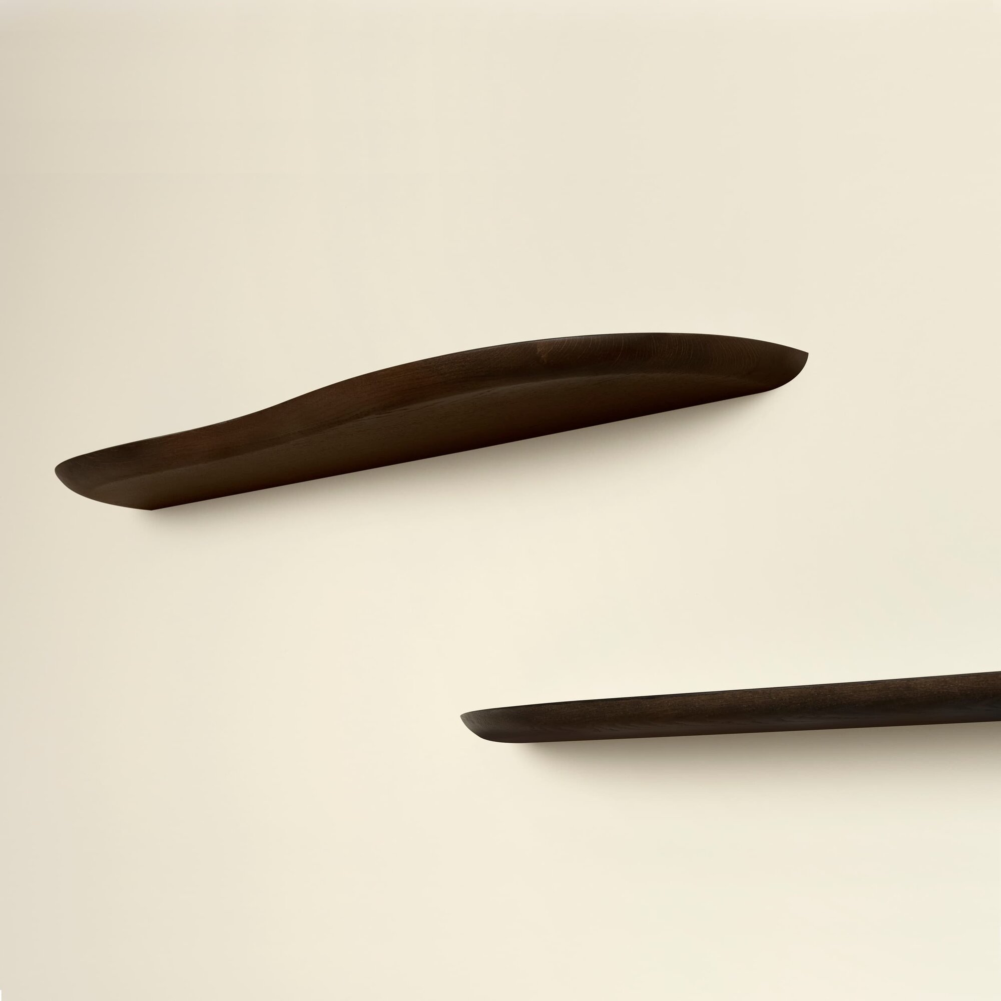 Design shelf | Blob shelf L Right Oak white lacquer Chamfered | Studio HENK | 